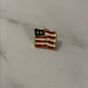 Vintage 2 Star Old Glory Gold-Tone American Flag Lapel Pin